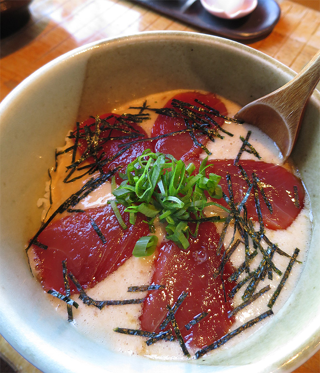 麦とろ童子　湯河原　まぐろぶっかけ丼