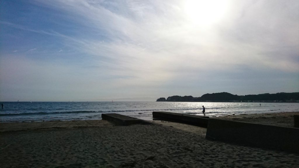 材木座海岸　夏　海の家