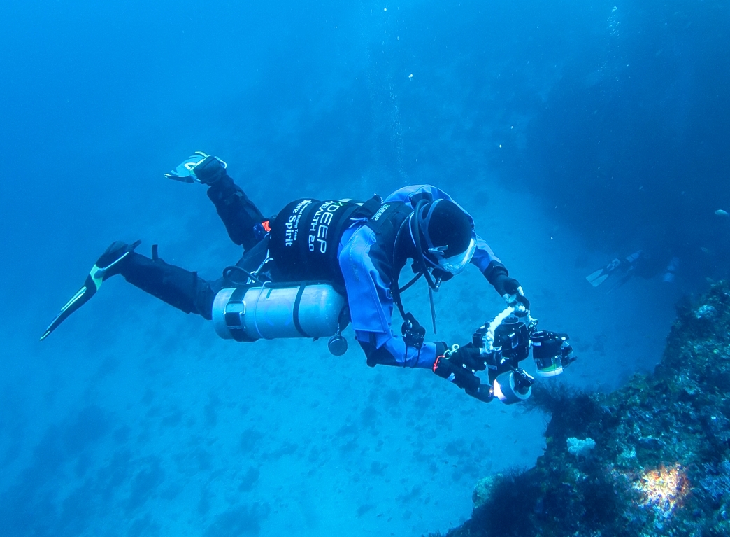 PADI　サイドマウント　ダイバー　ダイビング