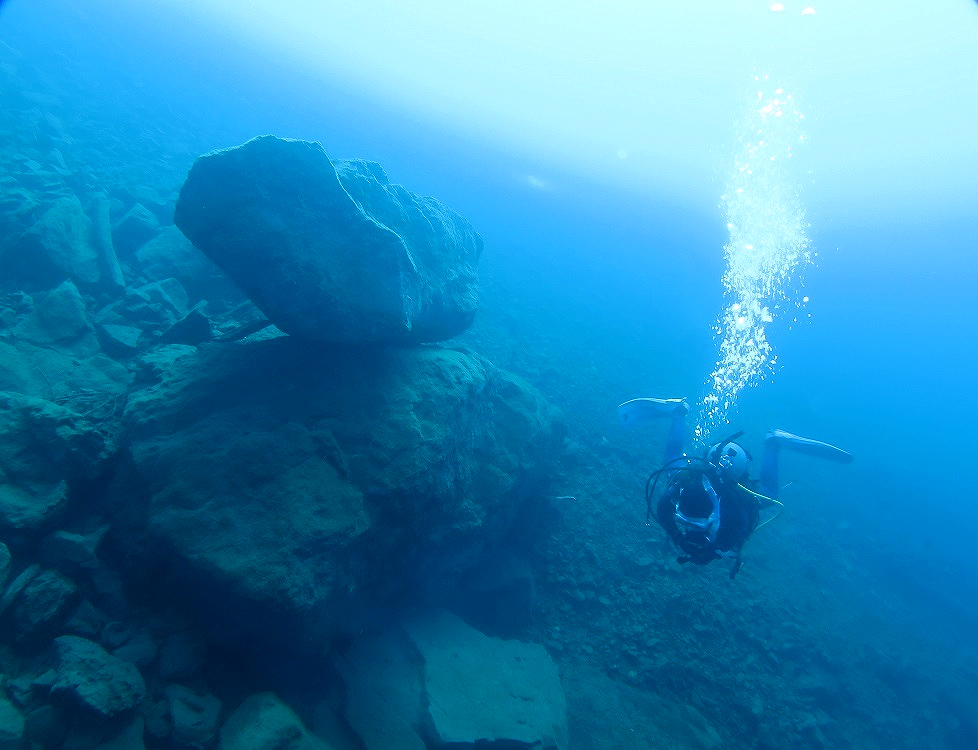 本栖湖　ダイビング　高所潜水　PADI　アルティチュード　溶岩