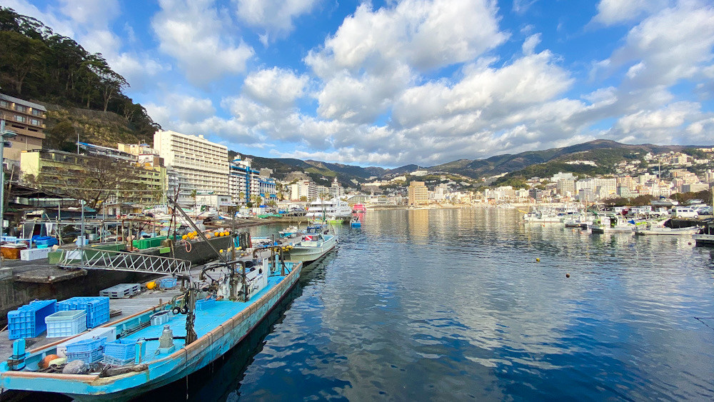 初島行き　熱海初　イルドバカンス