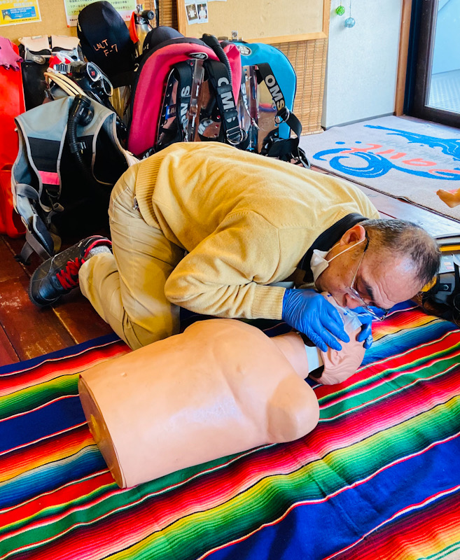 応急処置　EFR PADI CPR AED 救急　心肺蘇生