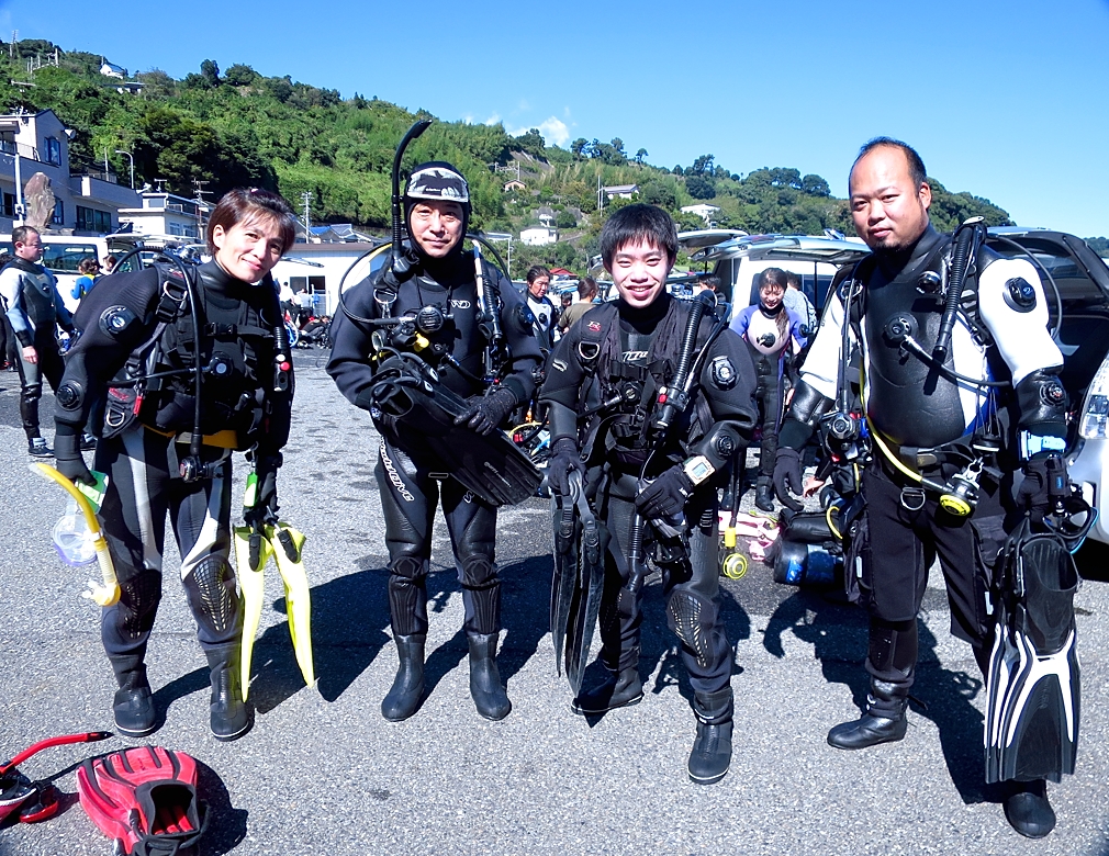 江の浦　ダイビング　ドライスーツ