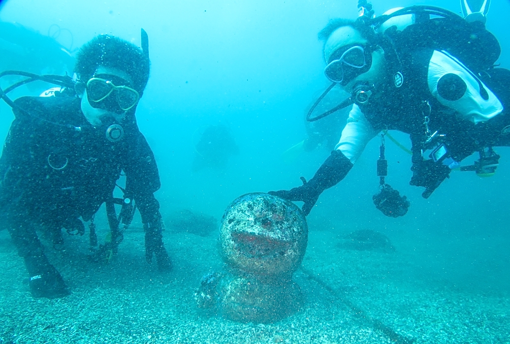 江の浦　ダイビング　ドライスーツ