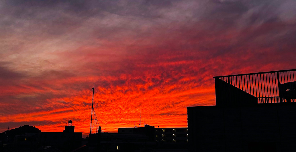 大船　夕焼け　赤色