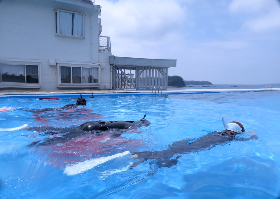 神奈川　スキンダイビング　講習　プール