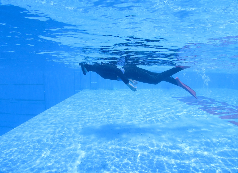 スキンダイビング講習　PADI　プール　神奈川　ラウト