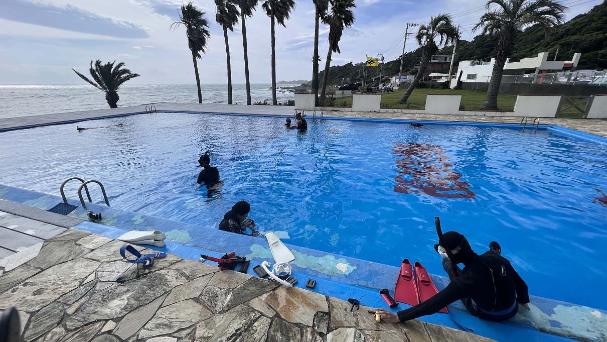 スキンダイビング講習　PADI　プール　神奈川　ラウト