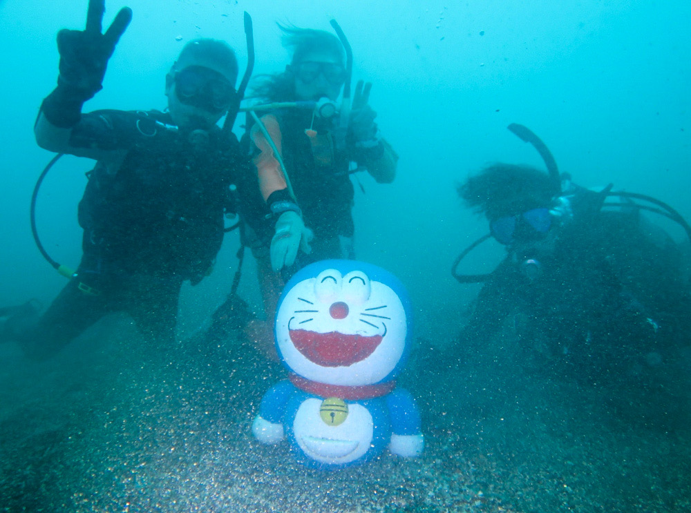 PADI オープンウォーターダイバーコース　ライセンス　神奈川　海洋　水中ドラえもん