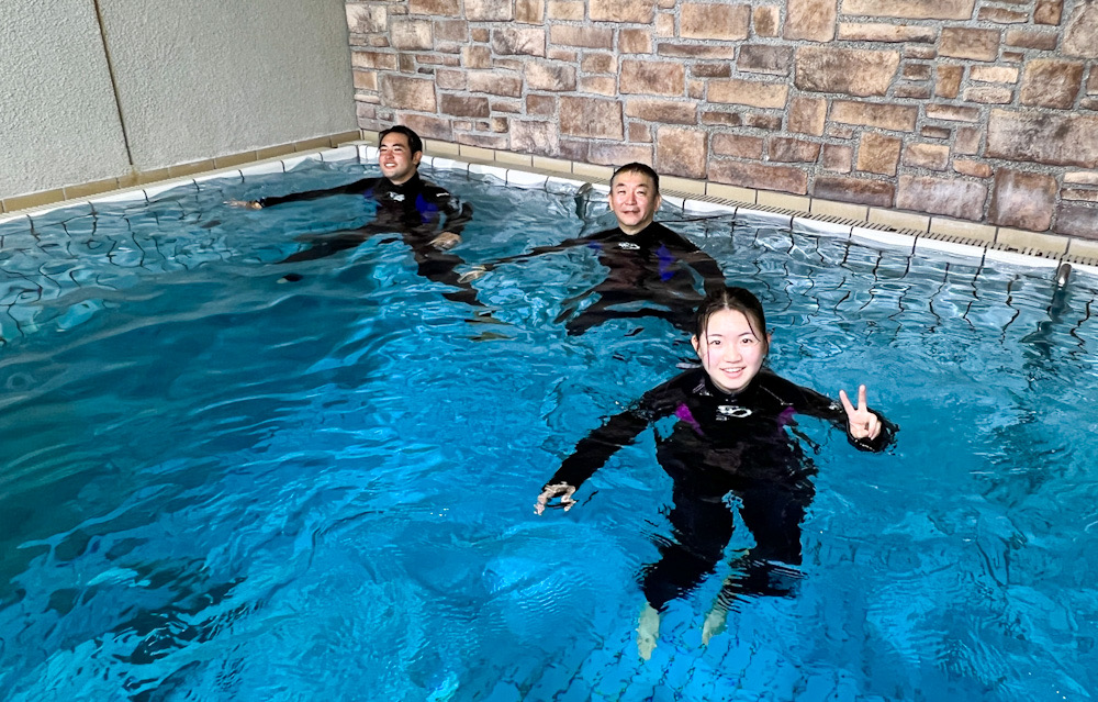 神奈川　ダイビング　プール講習　温水
