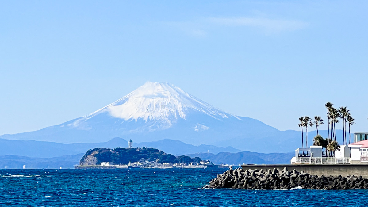 富士山　雪　湘南　江の島