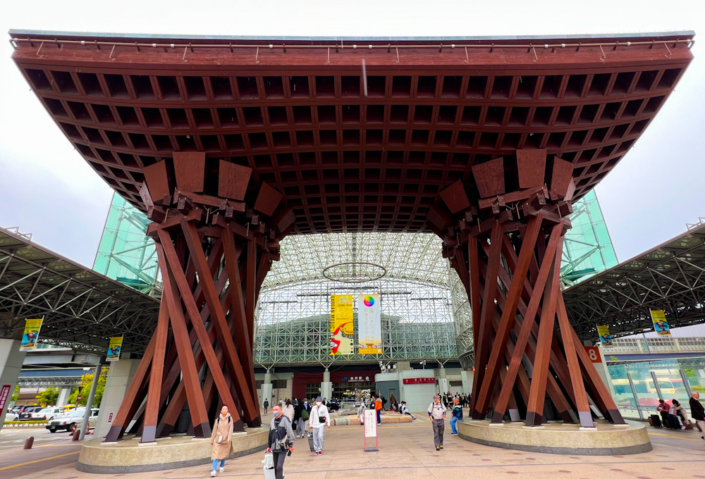金沢駅　オブジェ