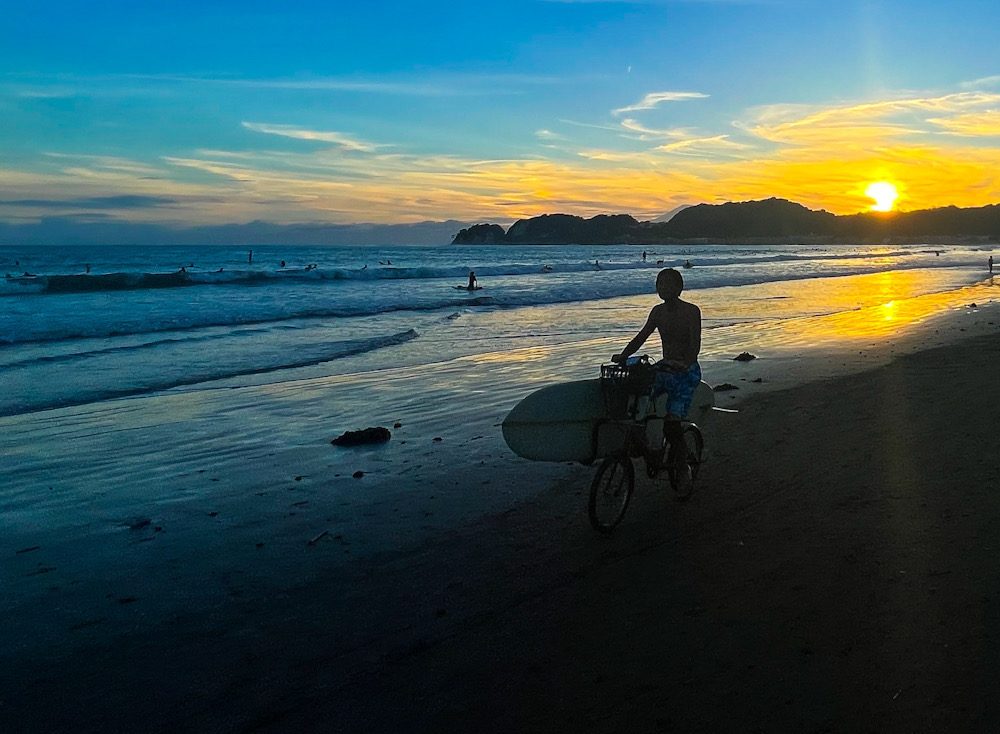 夕方　鎌倉　夕日　散歩　材木座