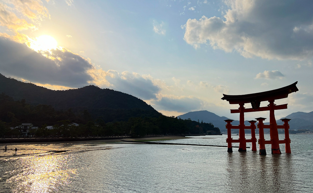 厳島神社　安芸の宮島　大鳥居