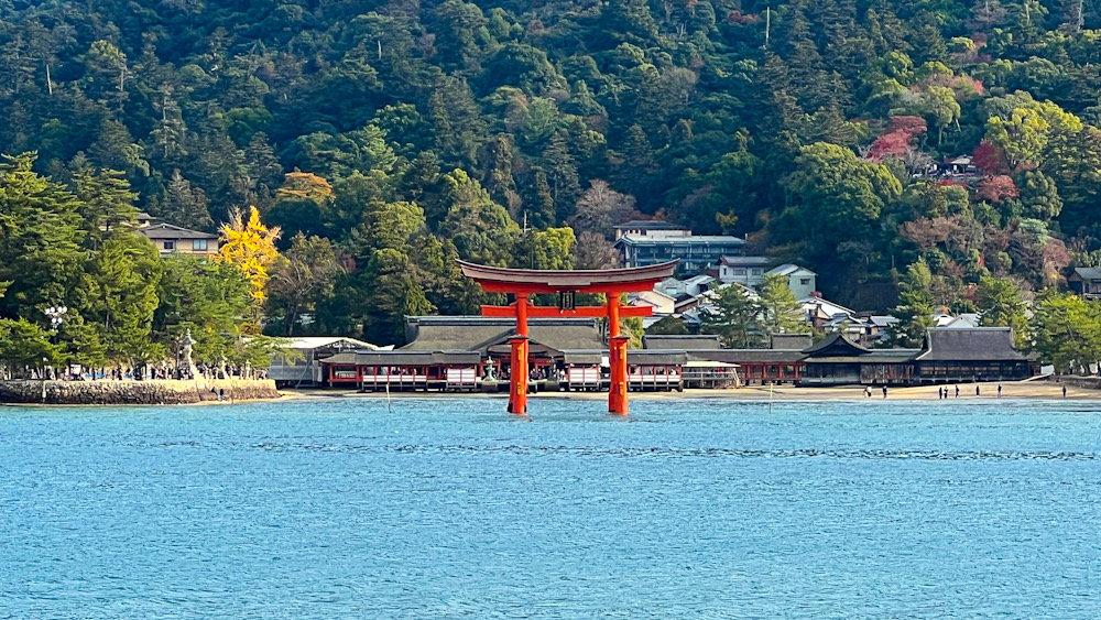 厳島神社　宮島　大鳥居