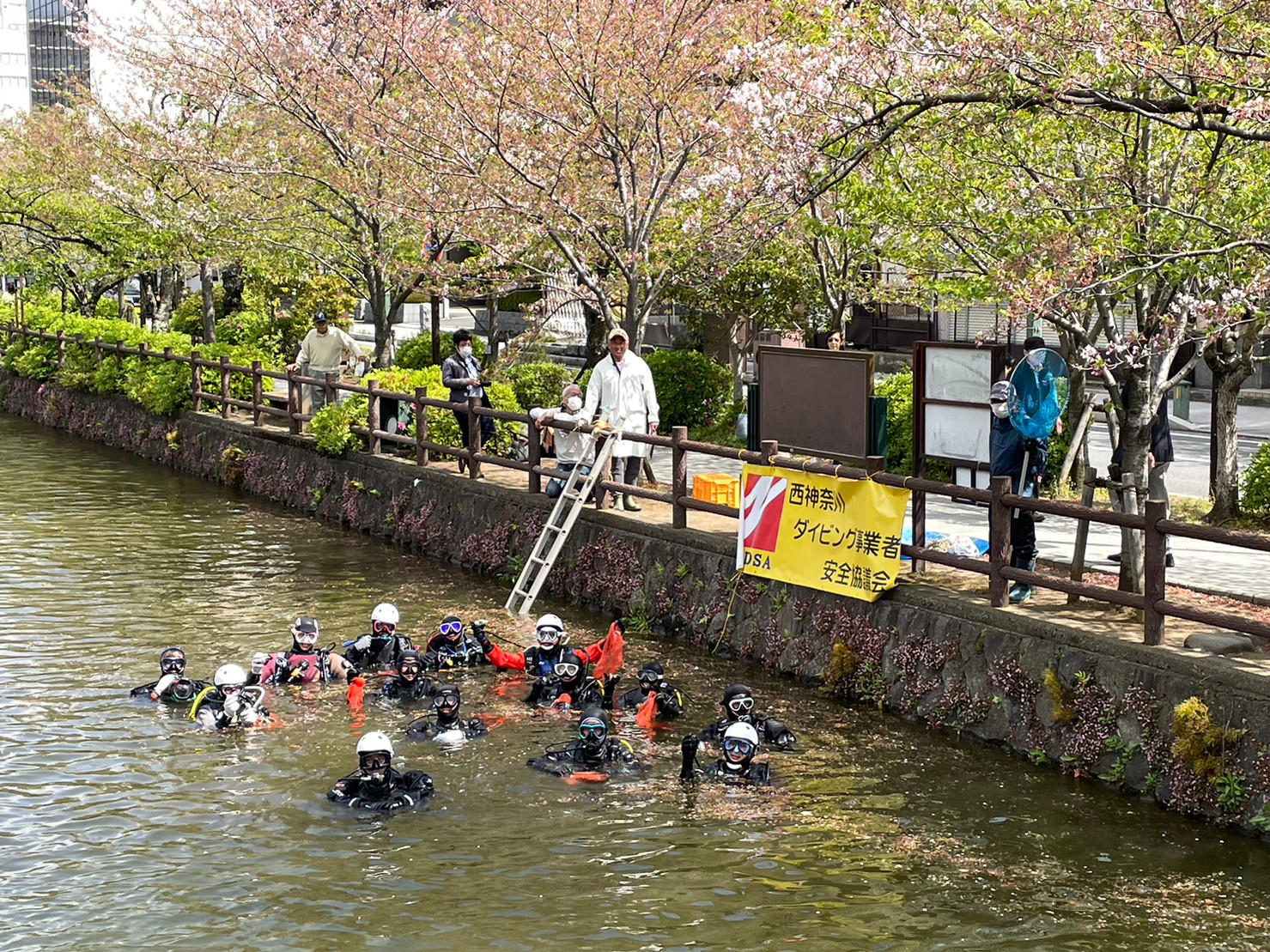 小田原城　お堀清掃