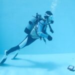 プールで中性浮力講習