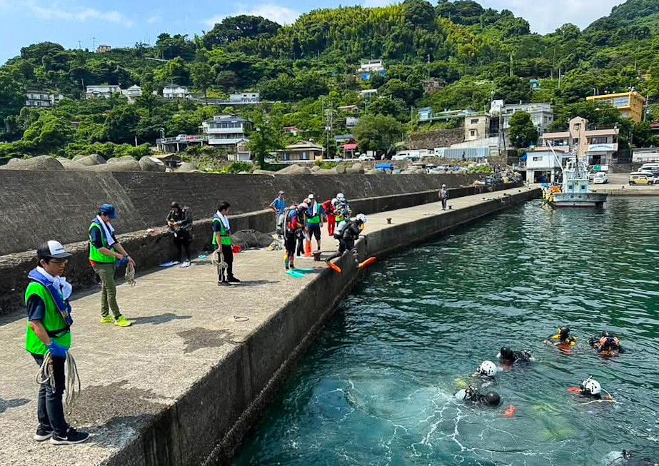 水中ゴミ拾い　小田原　江之浦