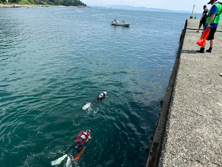 水中ゴミ拾い　小田原　江之浦