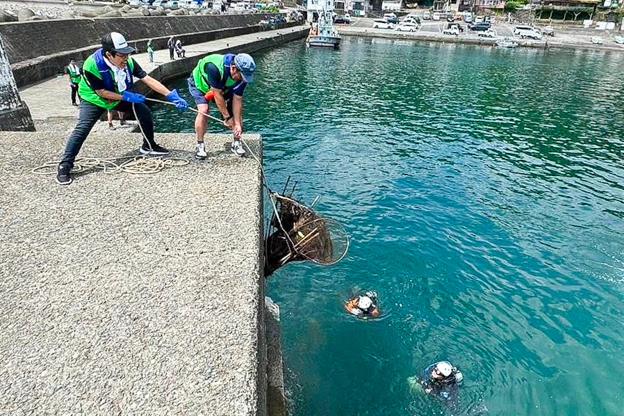 水中ゴミ拾い　小田原　江之浦