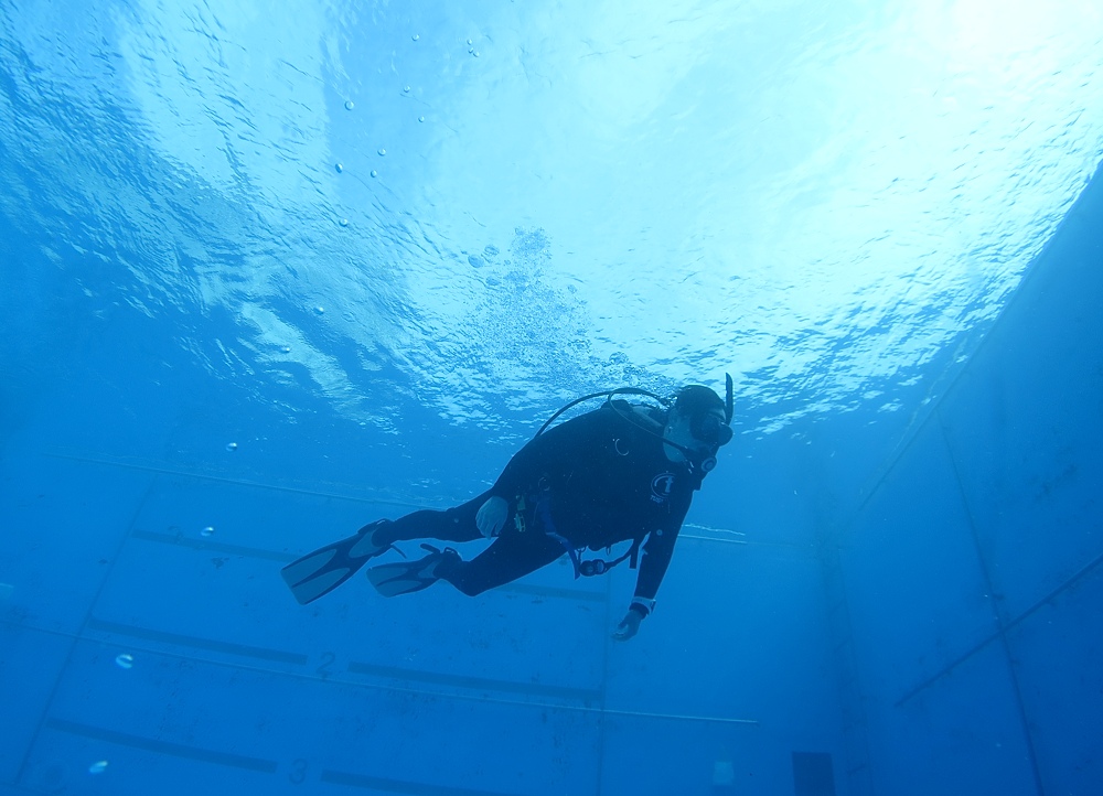 PADI ダイビングライセンス プール講習