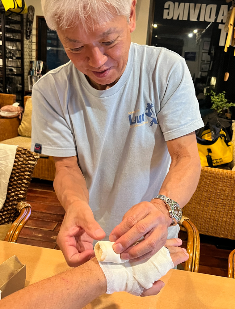 EFR 応急処置法 CPR AED 心肺蘇生法 PADI レスキュー