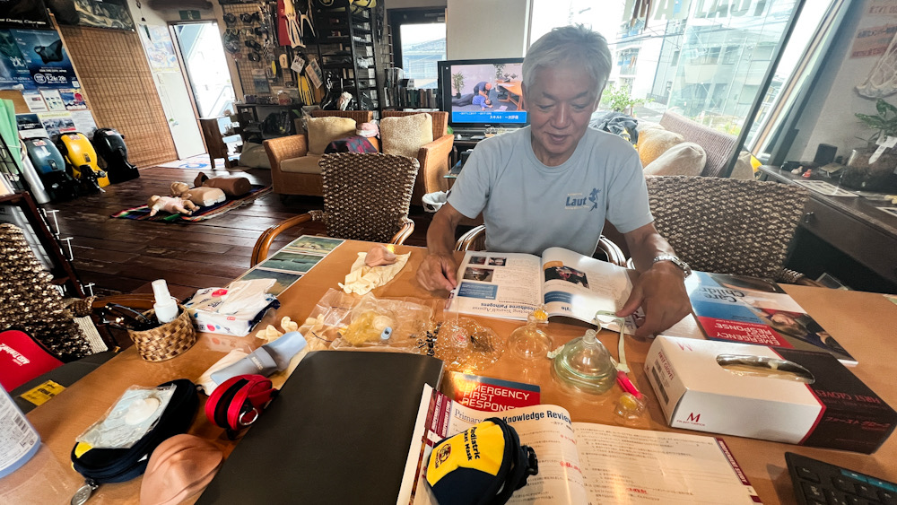EFR 応急処置法 CPR AED 心肺蘇生法 PADI レスキュー