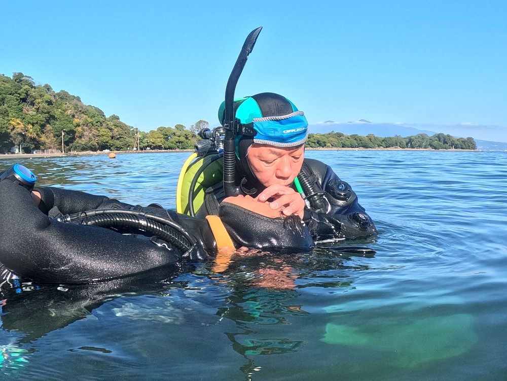 PADIレスキュダーバーコース　パニックダイバーの対応　講習