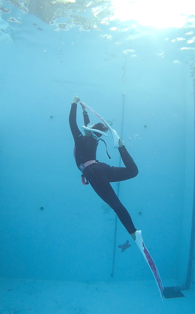 スキンダイビング講習　屋内プール