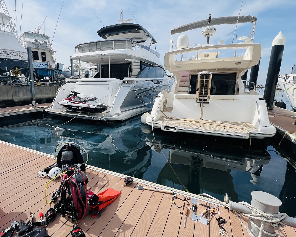 船底掃除　神奈川　マリーナ　クルーズ　フジツボ除去