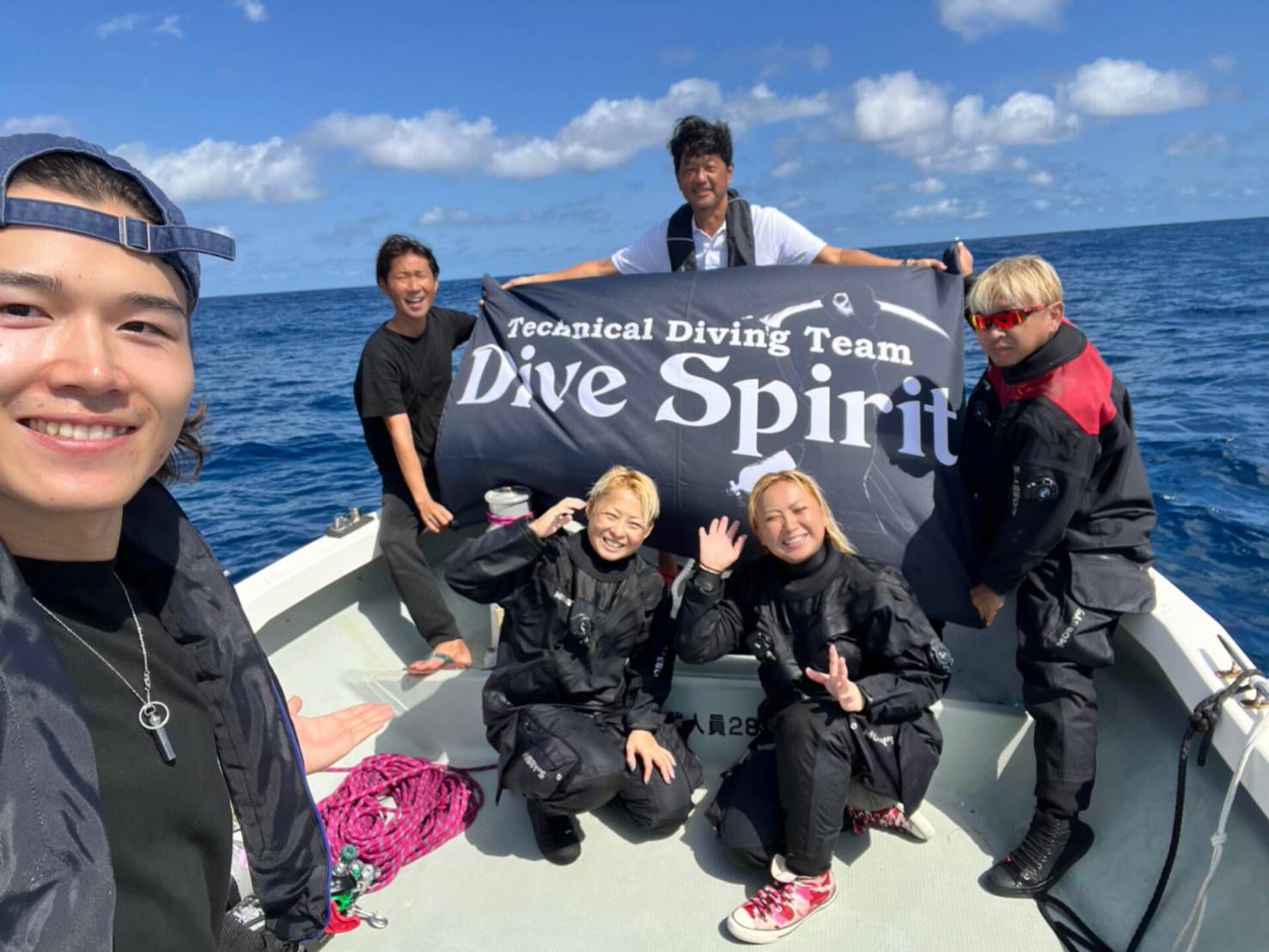 Deepest combined depth in scuba dive by a pair of siblings (female
