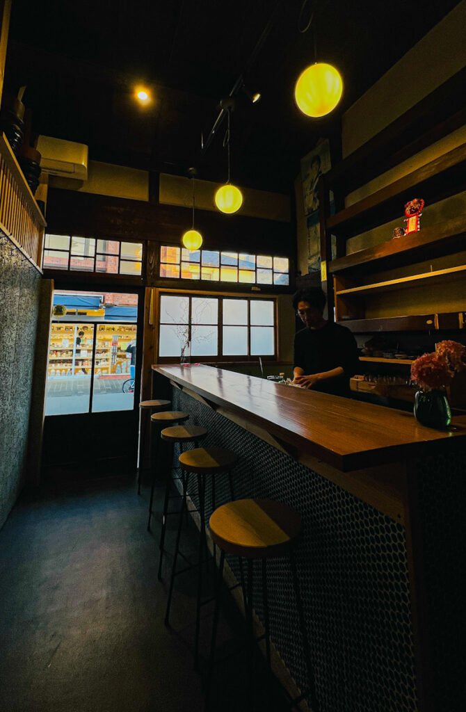 鎌倉　大町　角打ちなおらい　あやとり　石川屋酒店