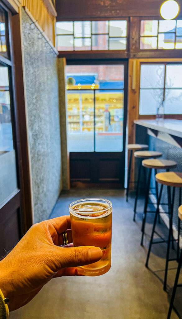 鎌倉　大町　角打ちなおらい　あやとり　石川屋酒店