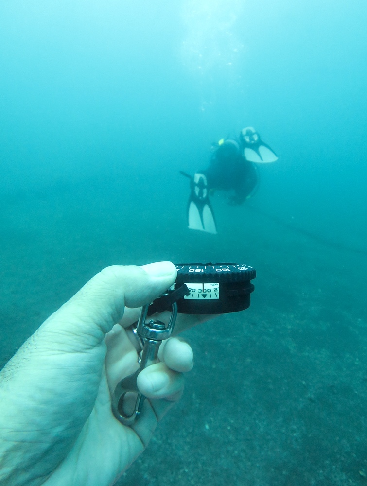 PADI　AOW　講習　ダイビング　コンパスナビゲーション